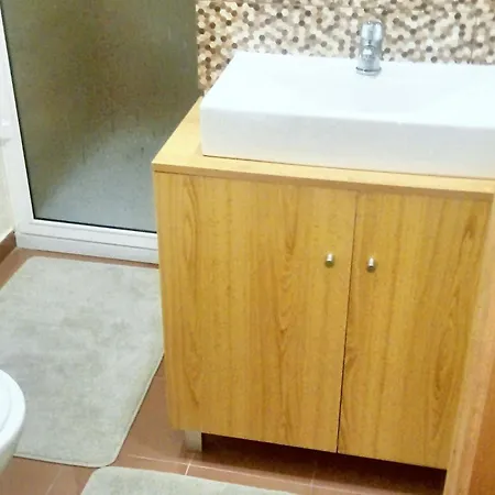 בית נופש Charming House In + Terrace *