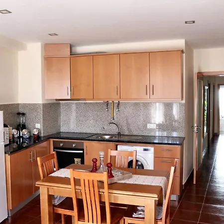 Charming House In + Terrace בית נופש למאגו