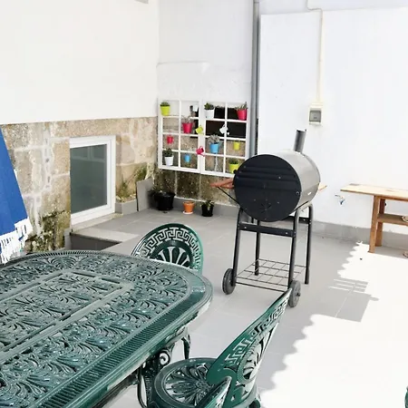 בית נופש Charming House In + Terrace